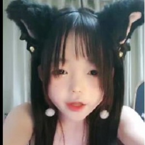 小姐姐L莉：幼态童颜美颜魅力无限，1小时43分钟视频热度爆棚！